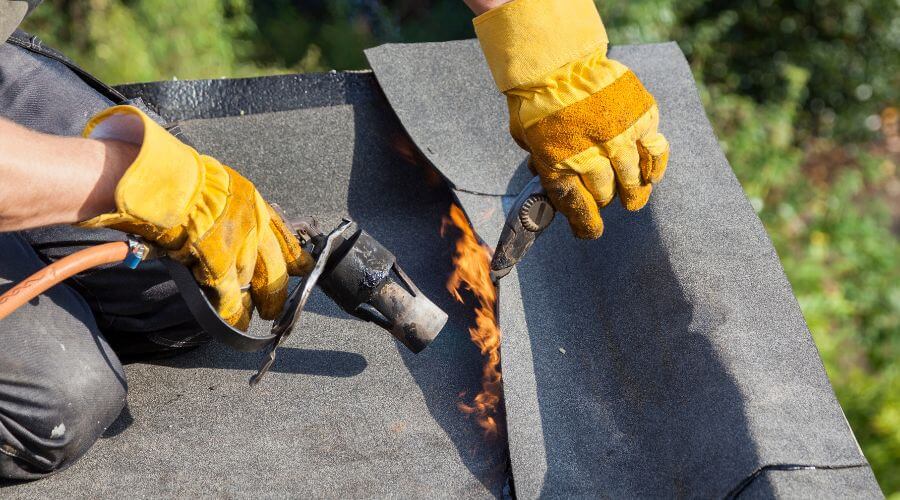 Expert Emergency Roof Repairs services in Hallock, MN