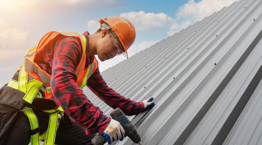 Professional Emergency Roof Repairs services in Hallock, MN